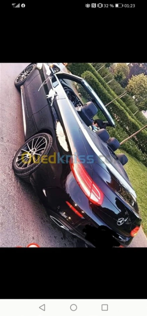 Location de voiture luxueuse. 