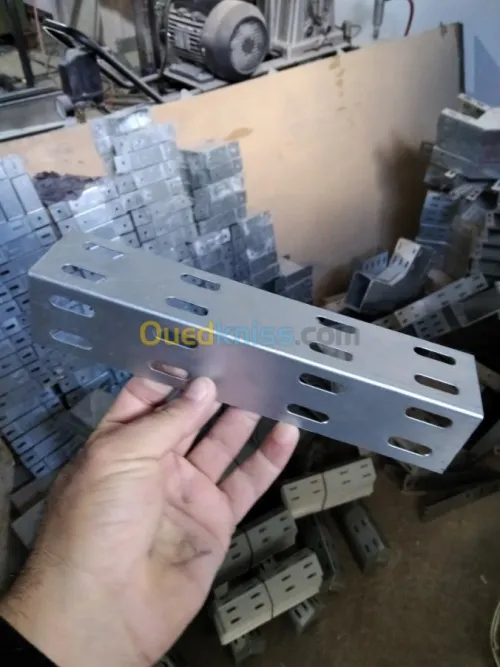 Fabrication chemin de câble