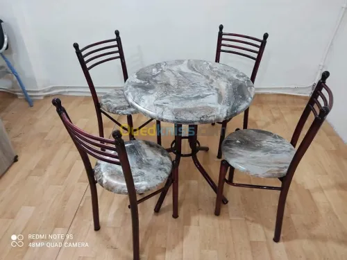 tables et chaises cafeterias