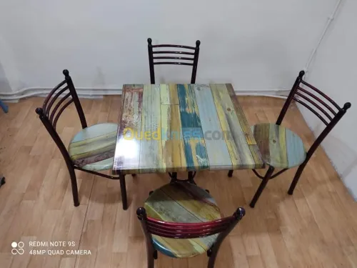 tables et chaises cafeterias