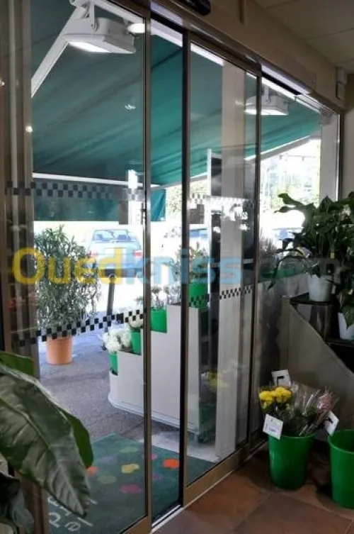Porte automatique coulissante 