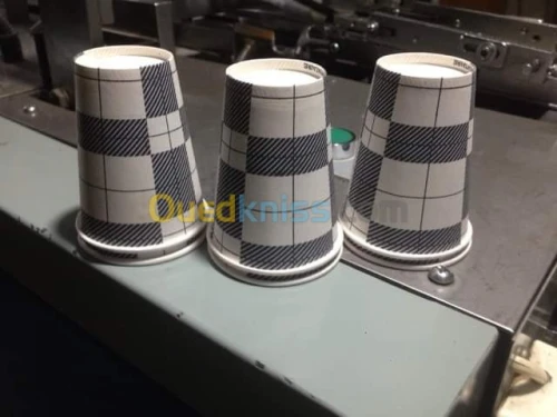 Fabrication de gobelets en papier 