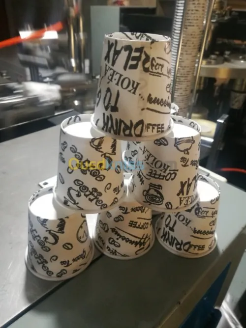 Fabrication de gobelets en papier 