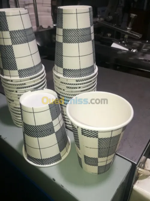 Fabrication de gobelets en papier 