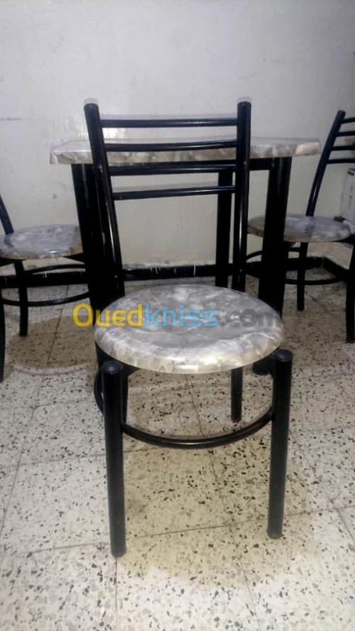 Table de cuisine/jardin en acier