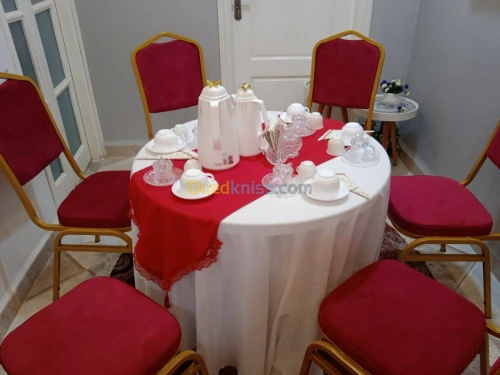 Location chaises et table et décor