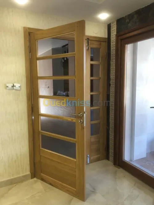 Fabrication de portes en bois massif