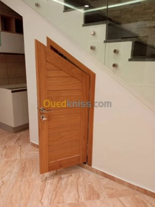 Fabrication de portes en bois massif