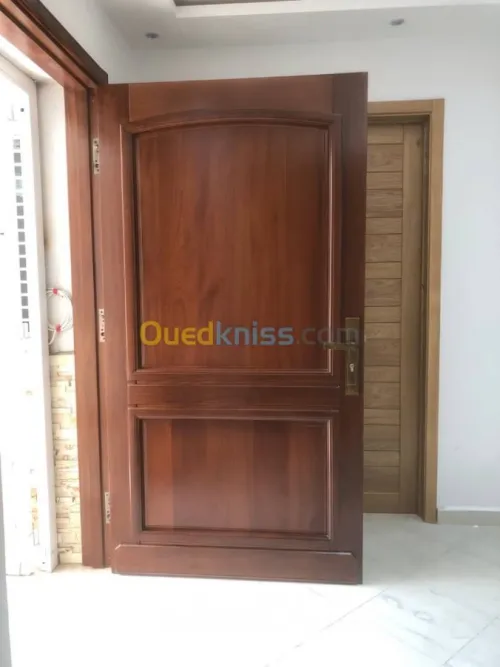 Fabrication de portes en bois massif