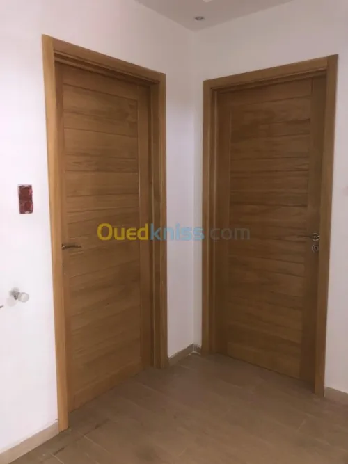 Fabrication de portes en bois massif