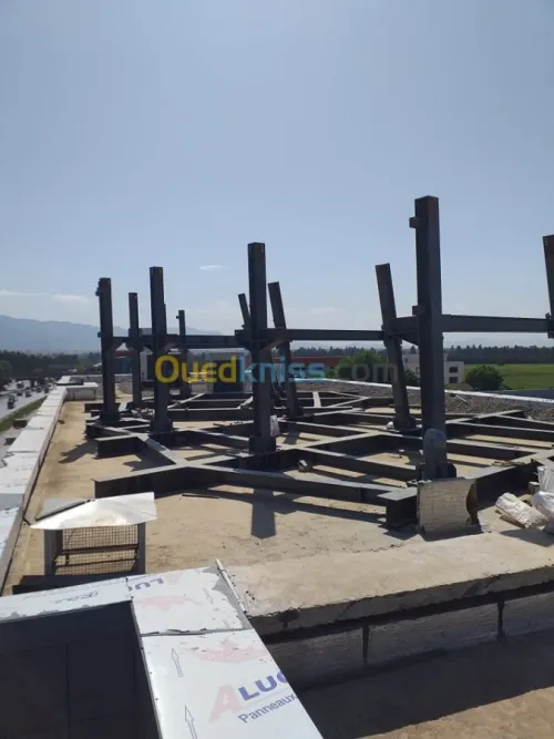 Ossature de panneaux publicitaires 