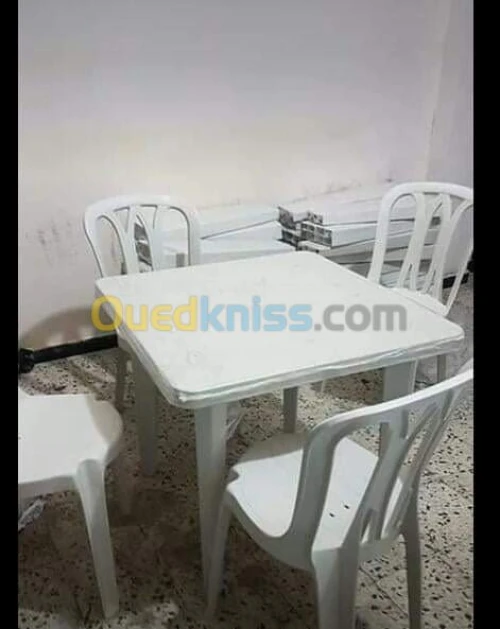 كراسي وطاولات بلاستيك باسعار جد منخفضة