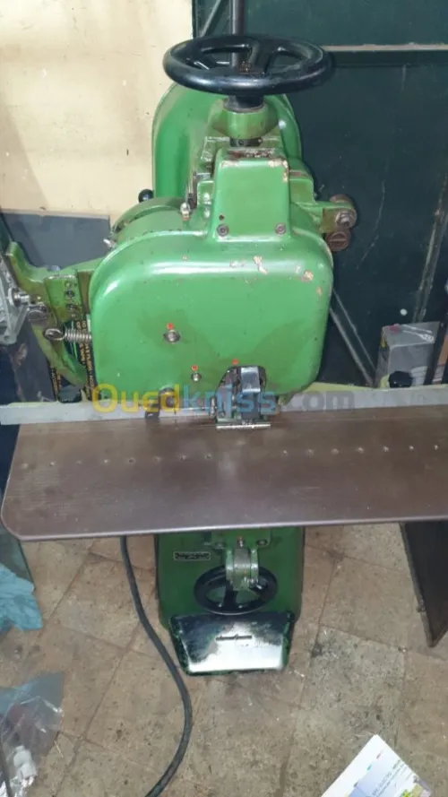 Machine piqueuse  polygraphi