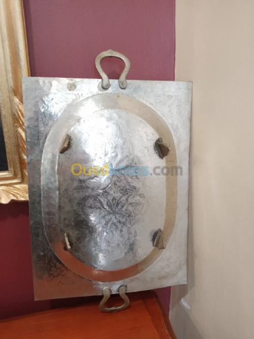 Plateau de service à anses en cuivre  