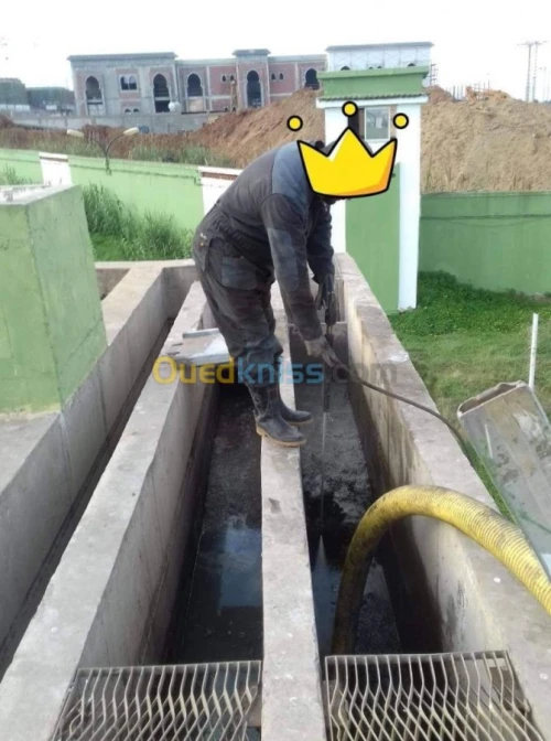 Camion vidange fosse septique Débouchage canalisation .