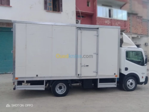 Nissan Capstar nt400