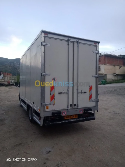 Nissan Capstar nt400