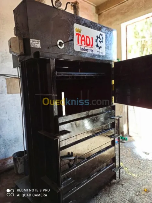 Presse a balle et presse hydraulique 