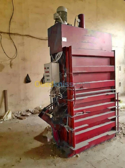 Presse a balle et presse hydraulique 
