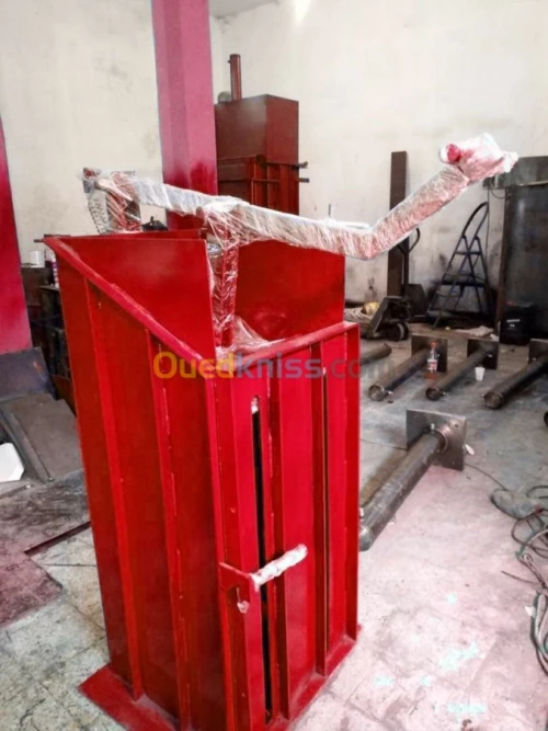 Presse a balle et presse hydraulique 