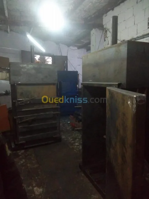 Presse a balle et presse hydraulique 