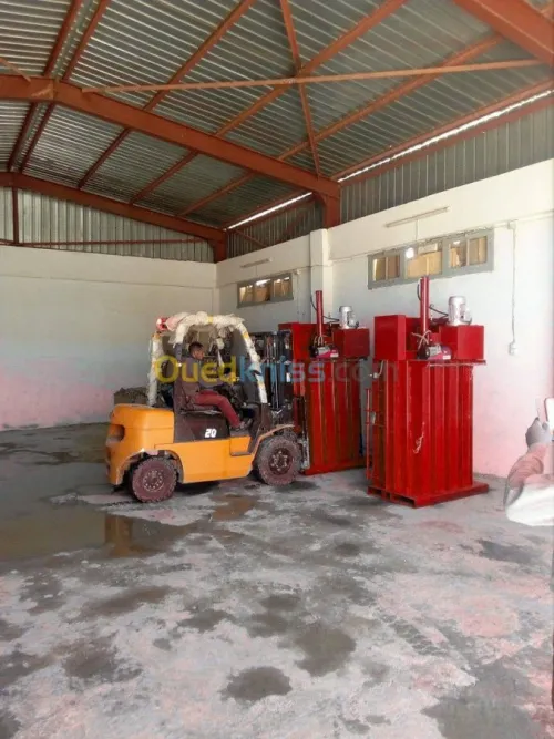Presse a balle et presse hydraulique 