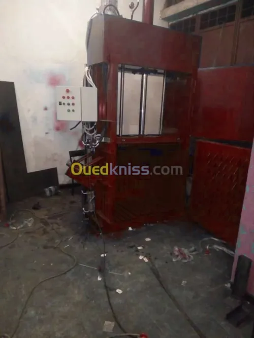 Presse a balle et presse hydraulique 