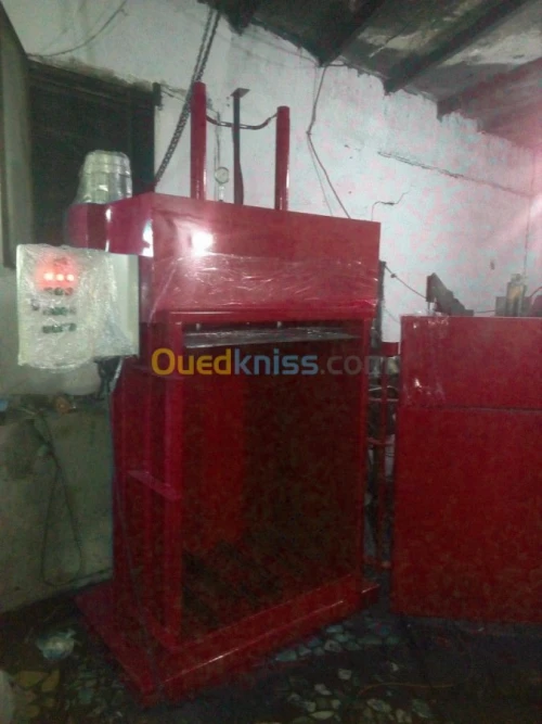 Presse a balle et presse hydraulique 