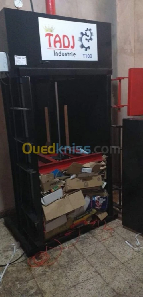 Presse a balle et presse hydraulique 