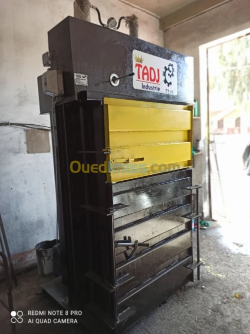 Presse a balle et presse hydraulique 