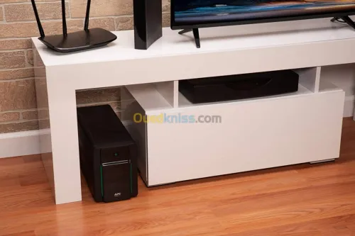 Onduleur Line-Interactive APC Easy UPS BVX 1200VA, 230V, AVR, IEC Sockets (BVX1200LI)