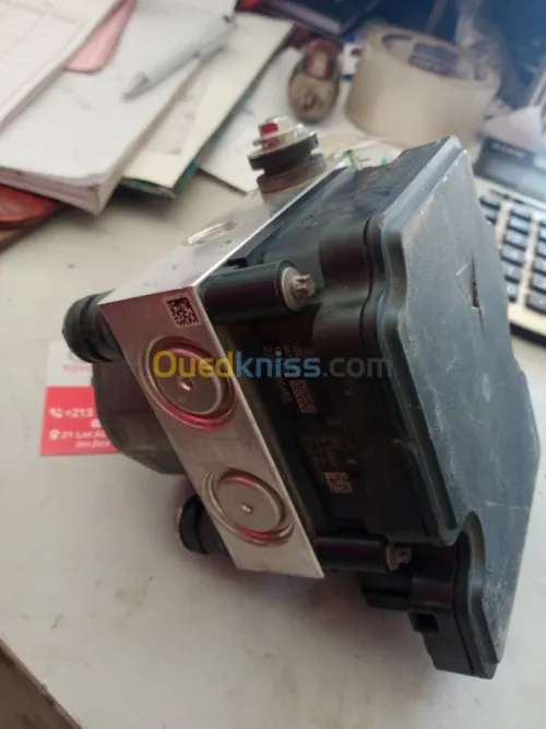 Bloc abs Nissan micra tida