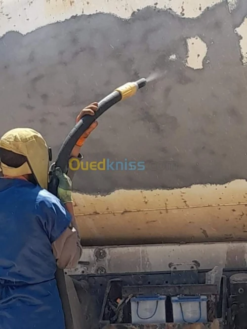 إزالة الطلاء و الصدأ بالرمل