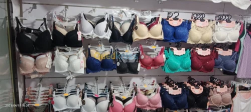 A vendre une petite boutique lingerie 