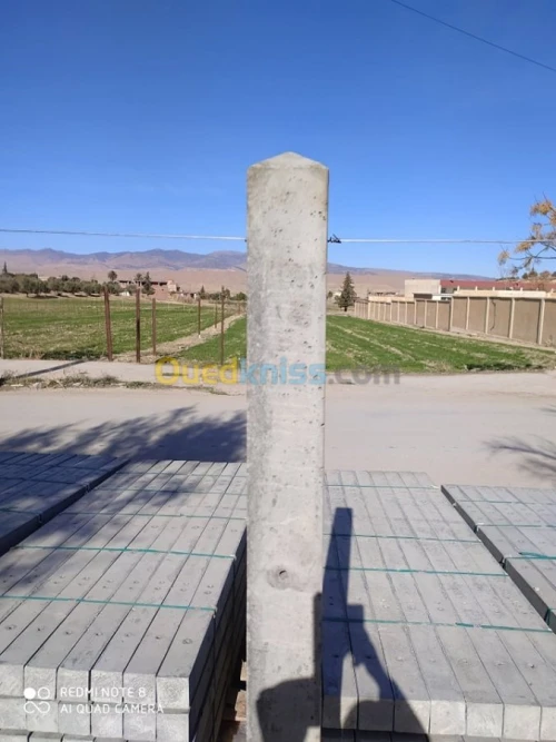 Supports en Béton Armé Pour Clôture Grillagée