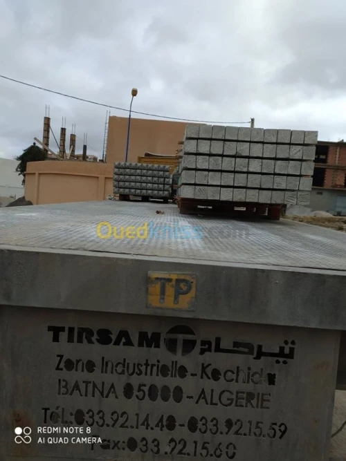 Supports en Béton Armé Pour Clôture Grillagée
