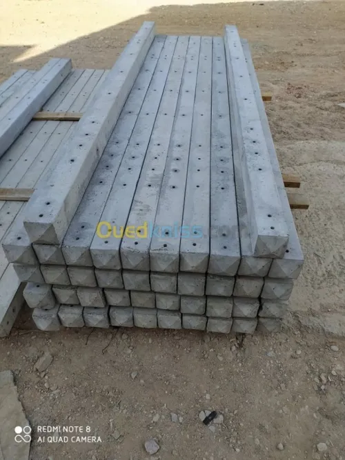 Supports en Béton Armé Pour Clôture Grillagée