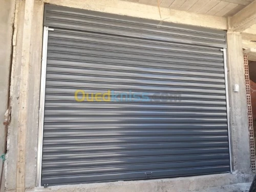 Rideau et porte automatique