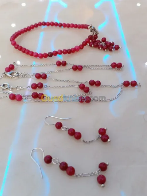 Bracelets et sautoirs 