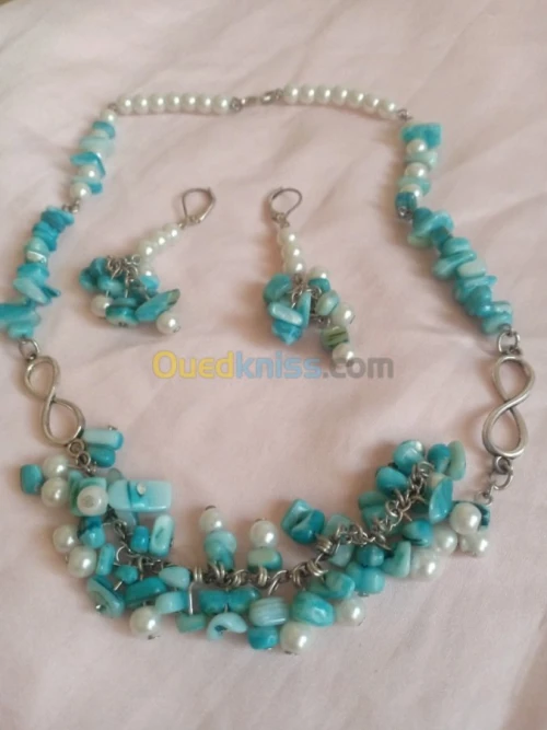 Bracelets et sautoirs 