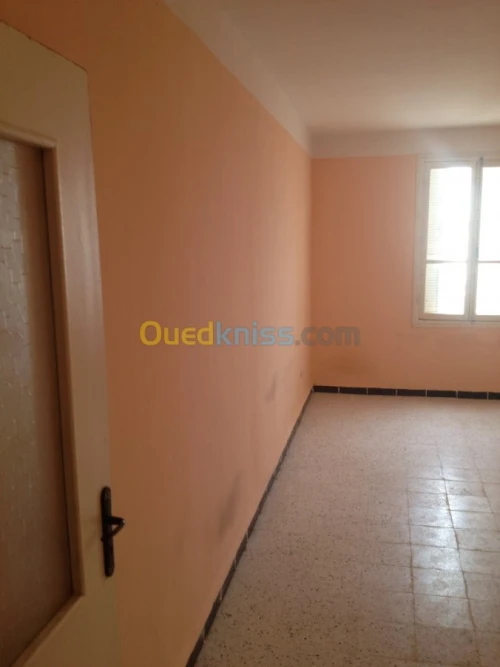 Location Appartement F4 Constantine El khroub