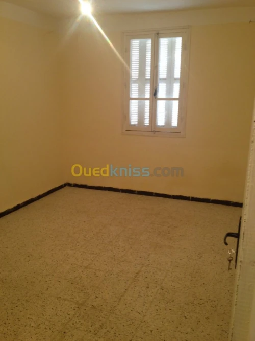 Location Appartement F4 Constantine El khroub