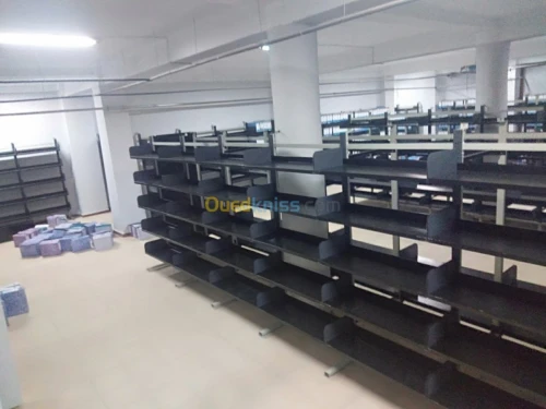 Rayonnage de bibliothèque et archivage