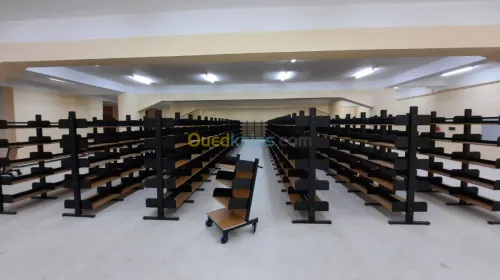 Rayonnage de bibliothèque et archivage