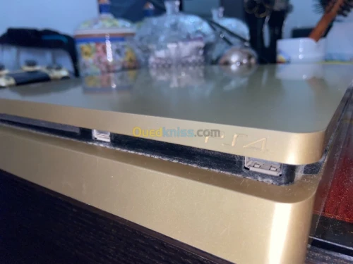 Ps4 slim gold (édition limité)4K 500g 