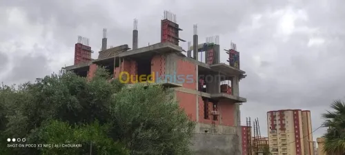 Construction de maisons et de piscines