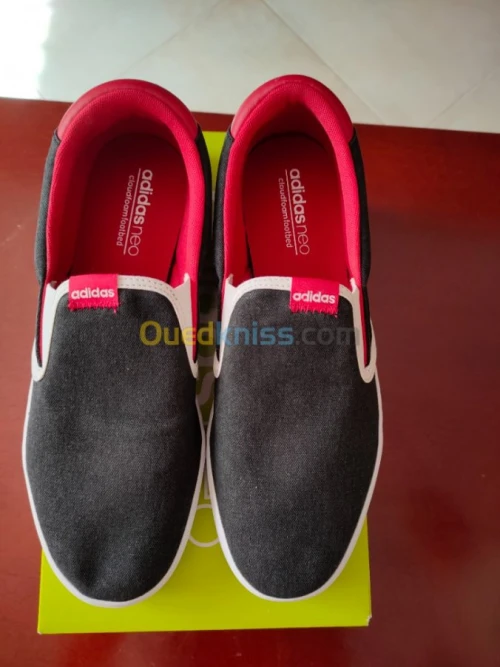 État :neuf jamais porté Adidas Neo Ori