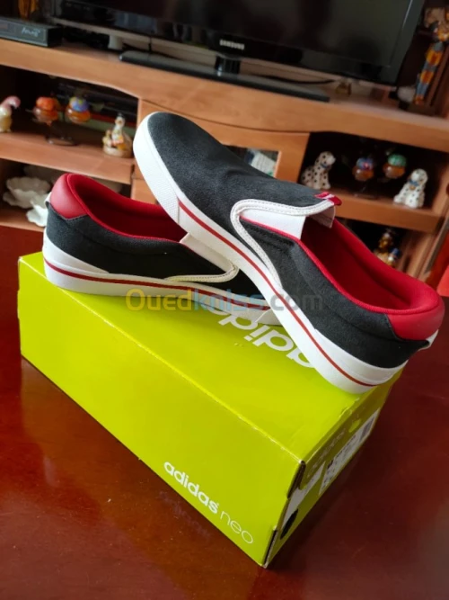 État :neuf jamais porté Adidas Neo Ori