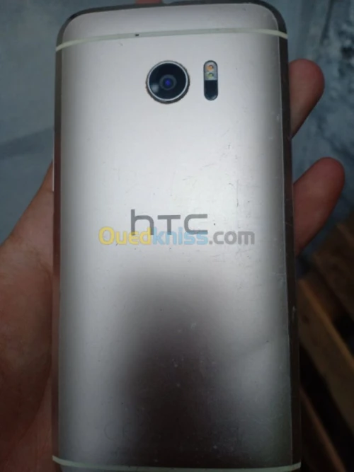 HTC 10