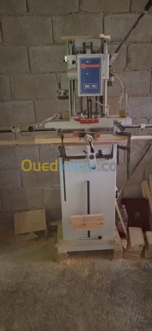 متريال تاع نجارة إيطالي نظيف ماشاء الل